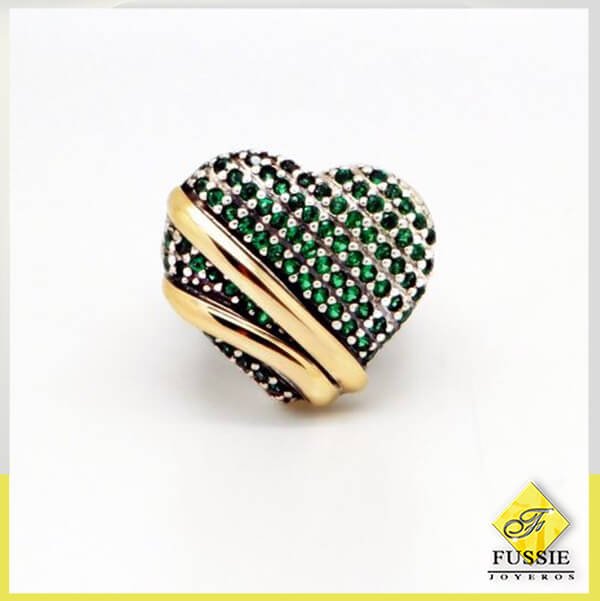 Aros de plata con corazón verde